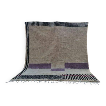 Handmade natural wool Berber rug size 1.5/2.5 m