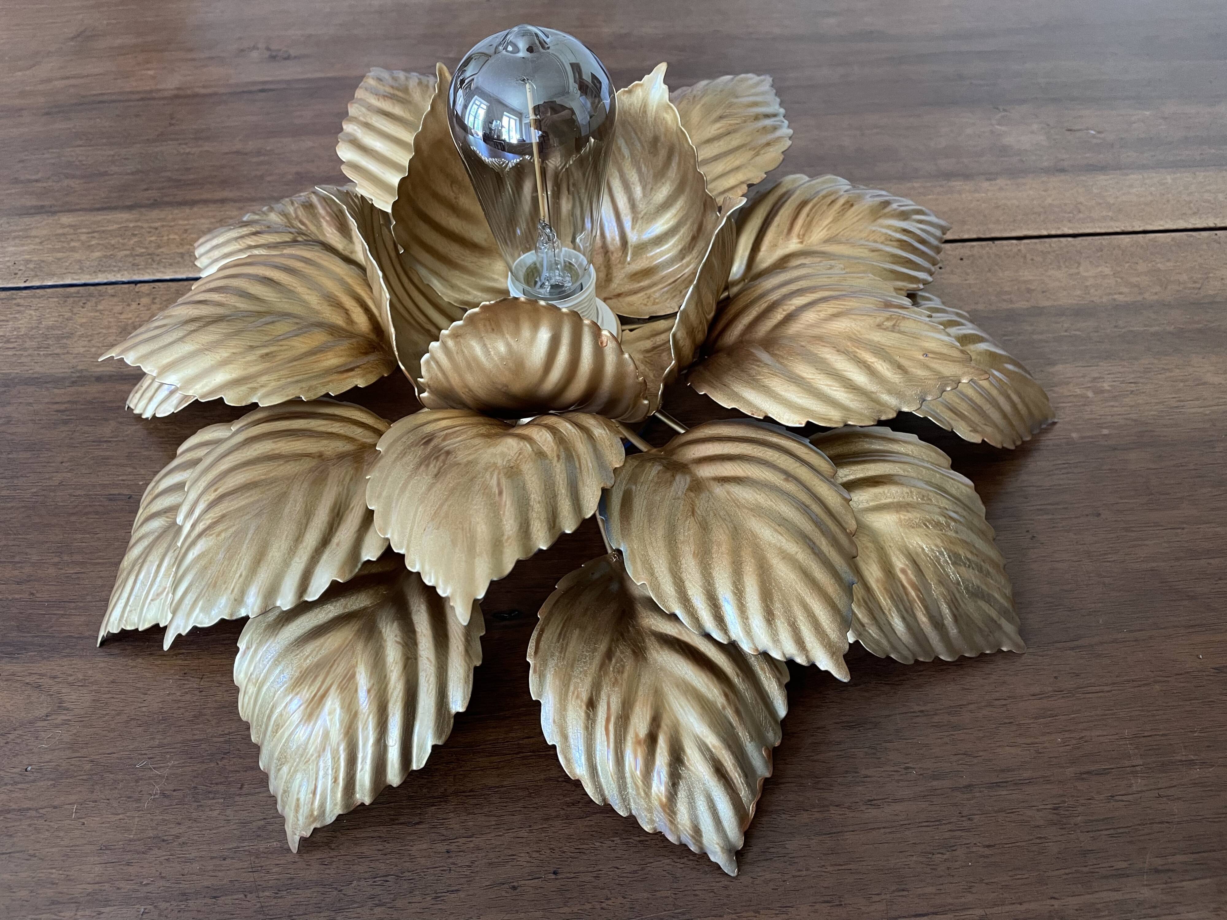 Ceiling light golden flower