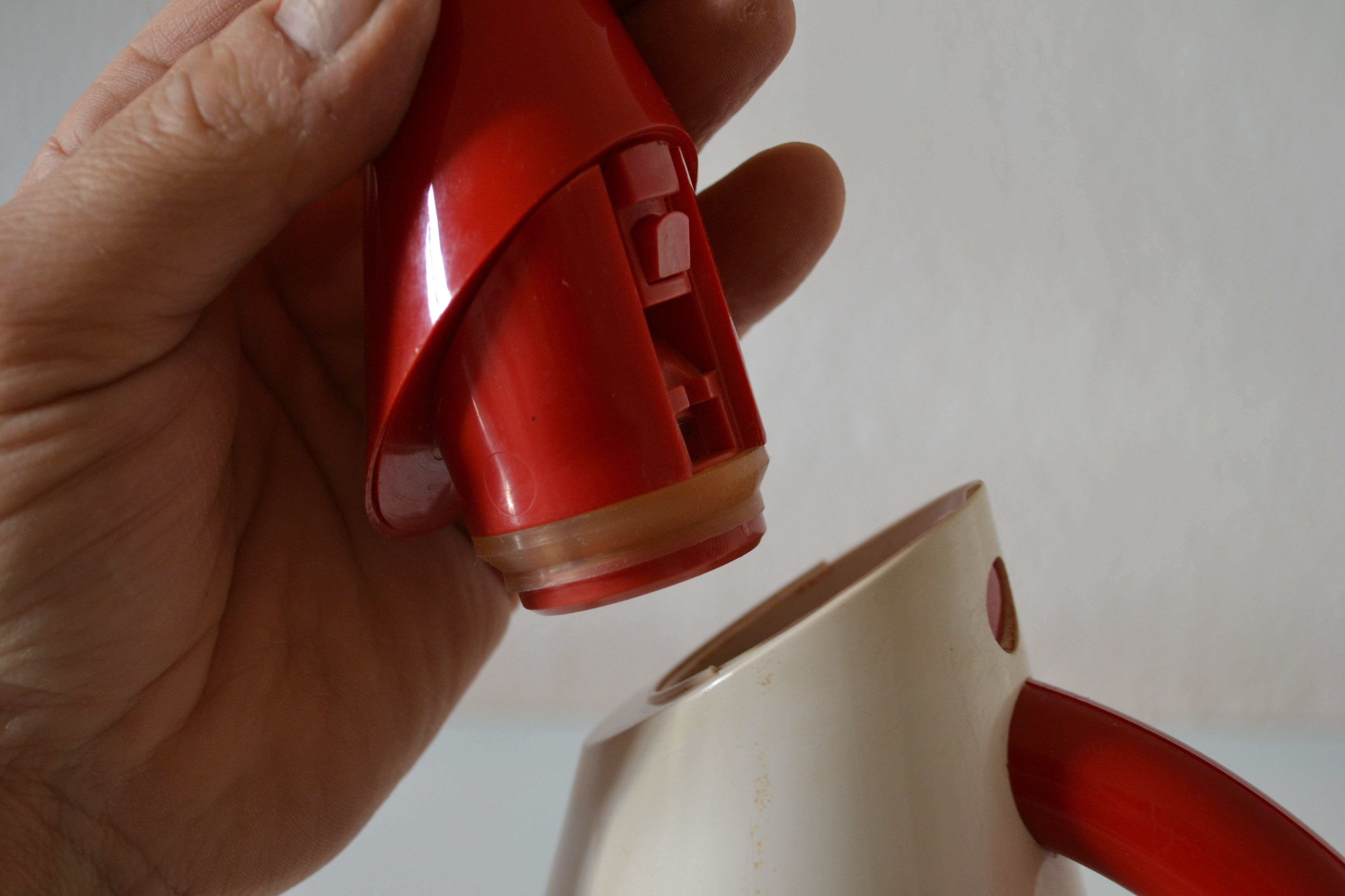 Postmodernist thermos 80's