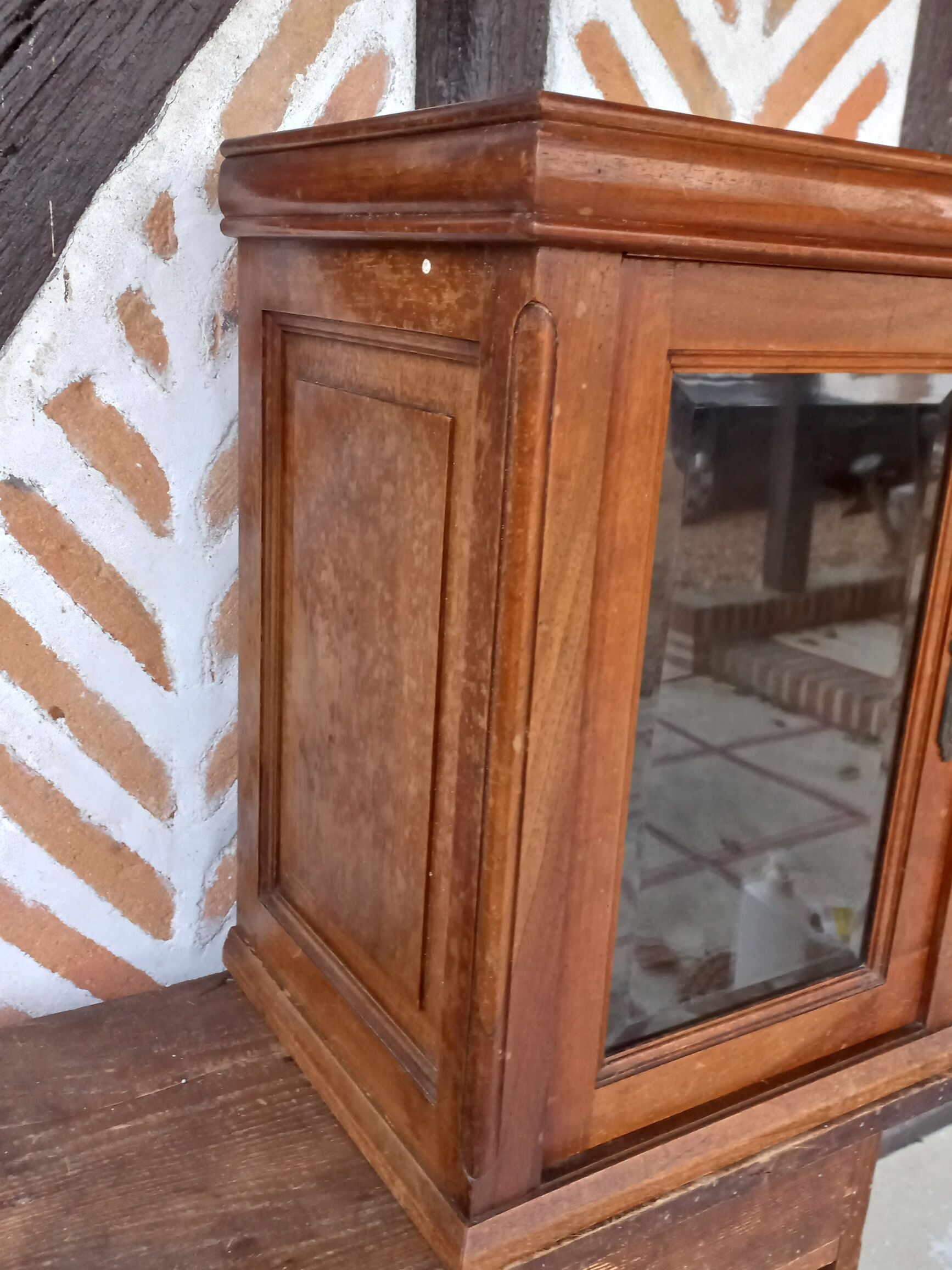 Chevat showcase wood glass