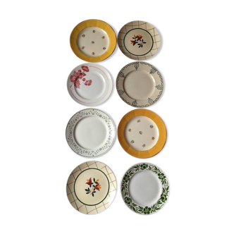 Set of eight plates desserten yellow green and red