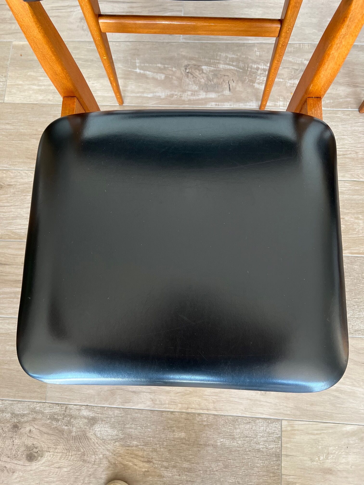 Set of 4 Scandinavian chairs