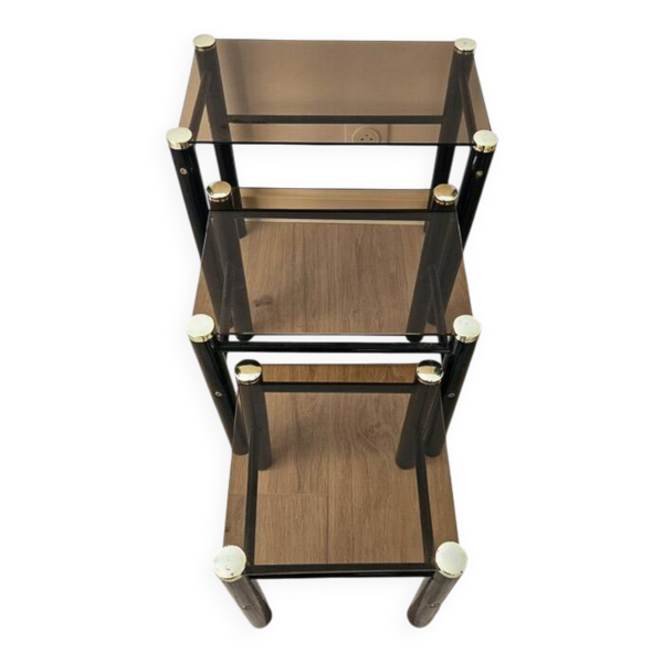 Série de 3 tables gigognes vintage en verre fumé et métal noir – années 70