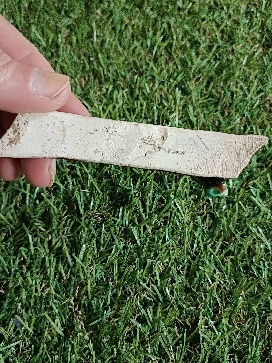 Set of six barbotine bird knife rests