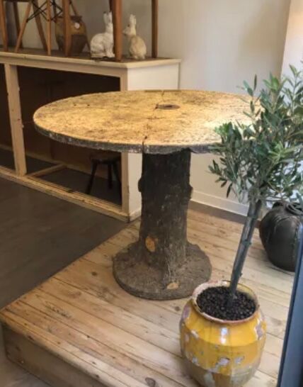 Garden table faux wood rock style