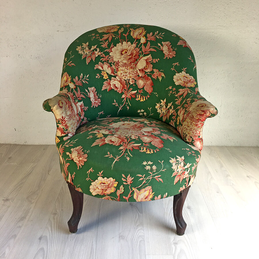 Green Toad armchair with floral decoration