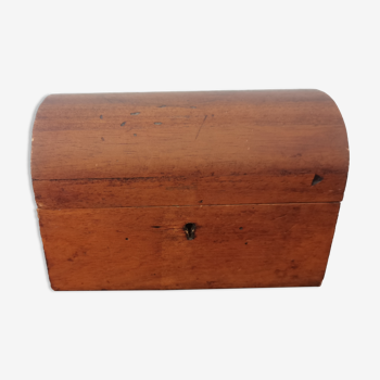 Small box in raw wood