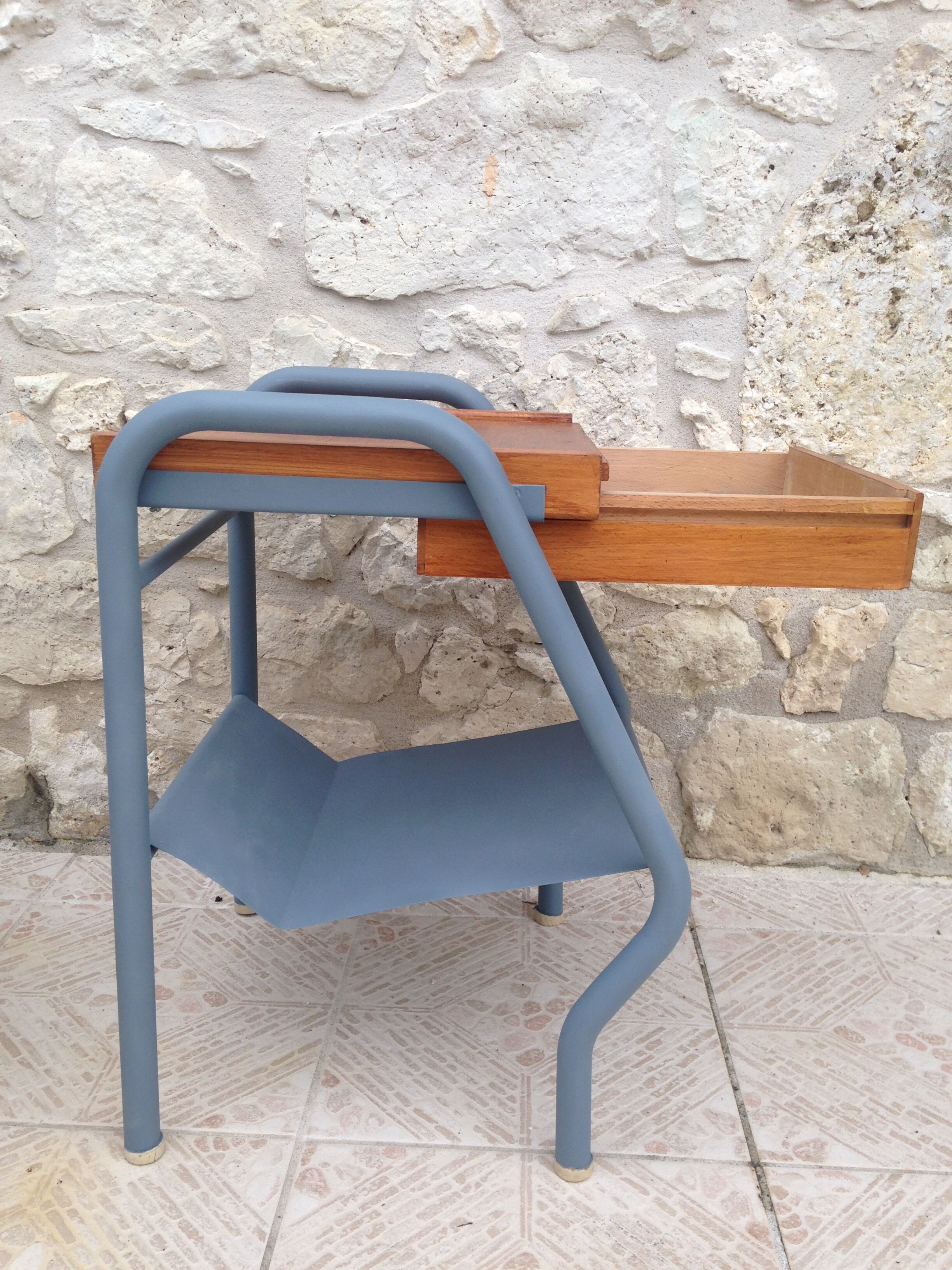 Pair of bedside years 50/60