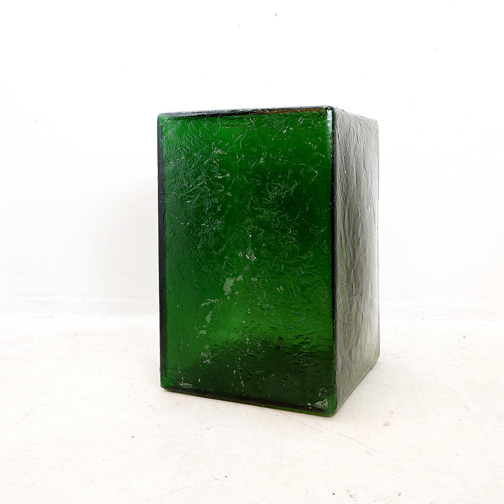 Translucent bottle green acrylic base