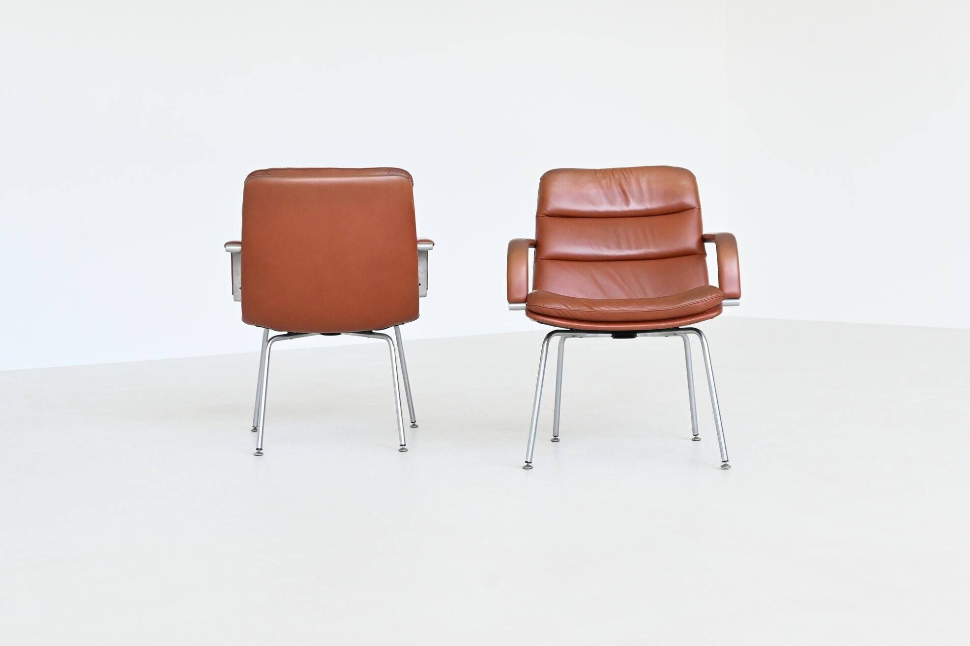 Geoffrey Harcourt pair of armchairs in leather Artifort The Netherlands 196