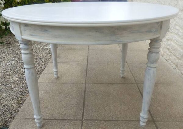 Table ronde merisier extensible à 210 cm sans ses rallonges Totalement relookée