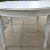 Round cherry table extendable to 210 cm without its extensions Totally revamped