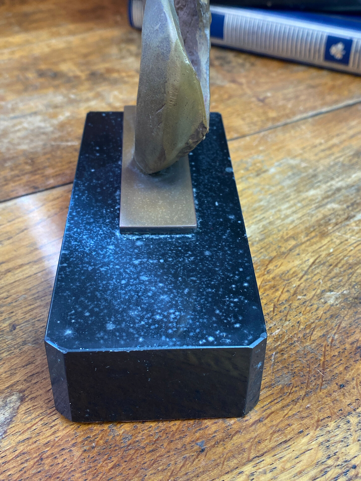 Bookends in bronze and marble