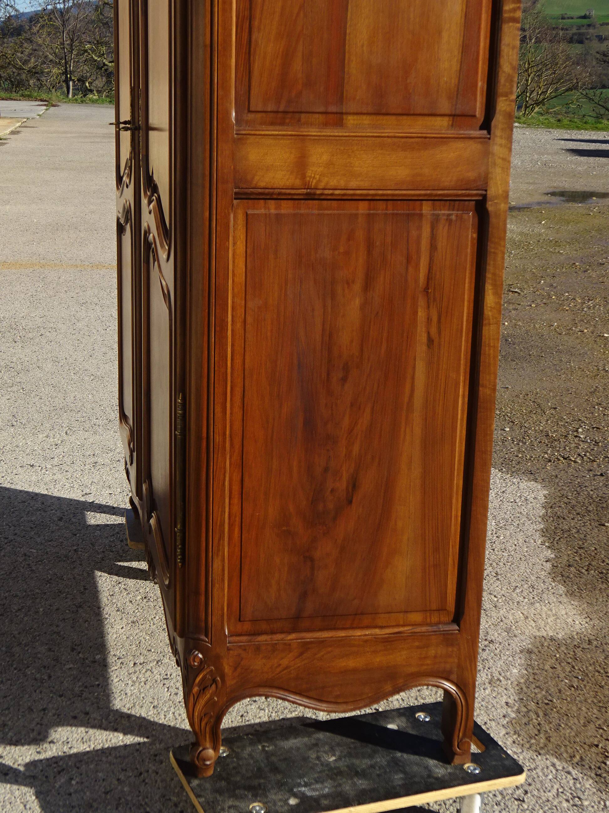 Walnut wardrobe in Louis XV style