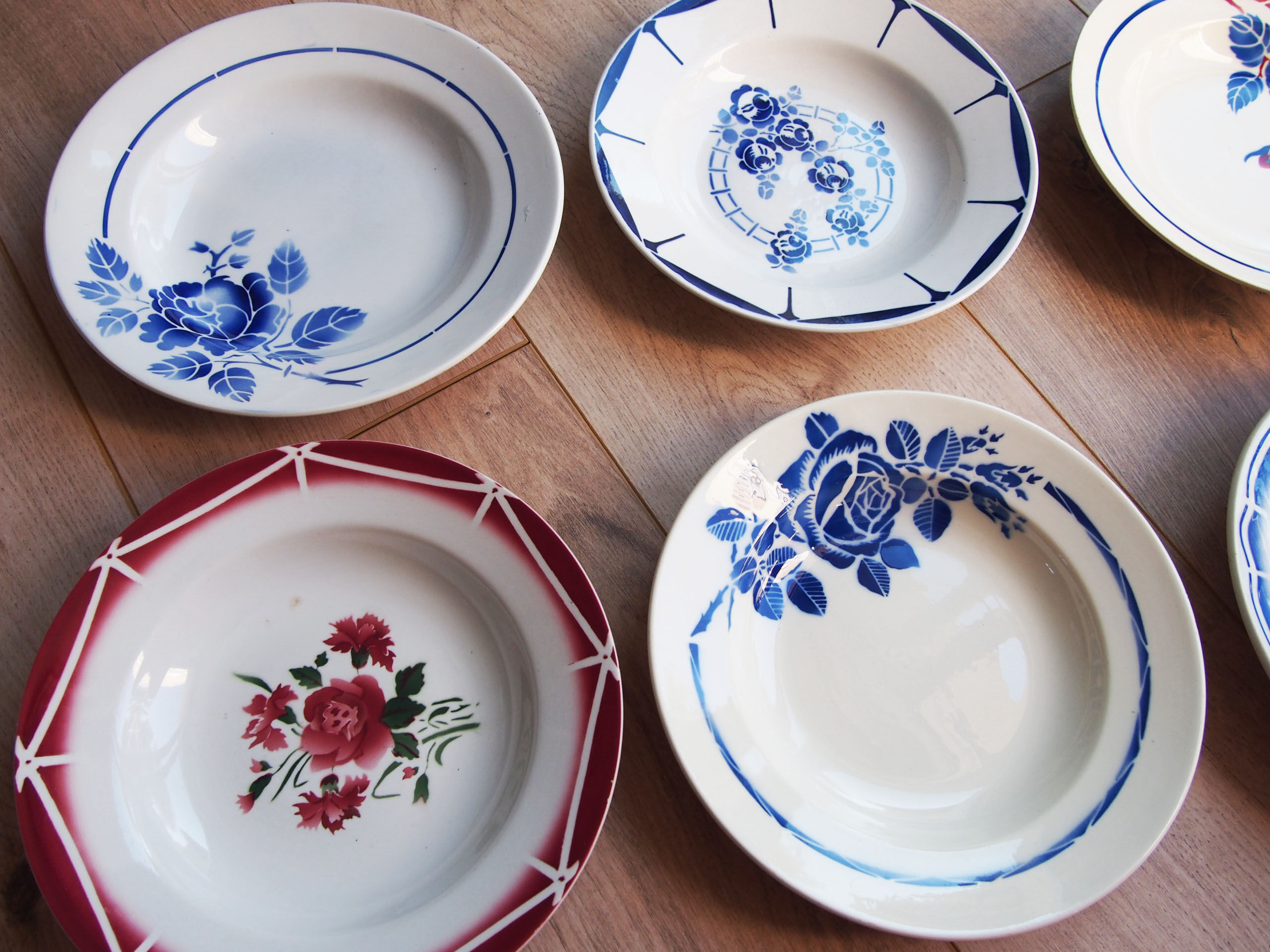 Set of 6 flower plates