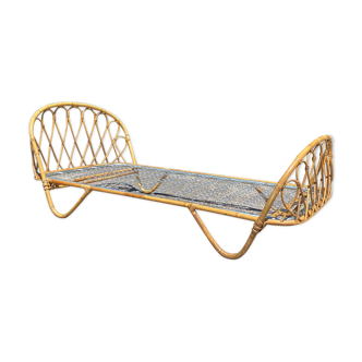 1950s wicker basket bed