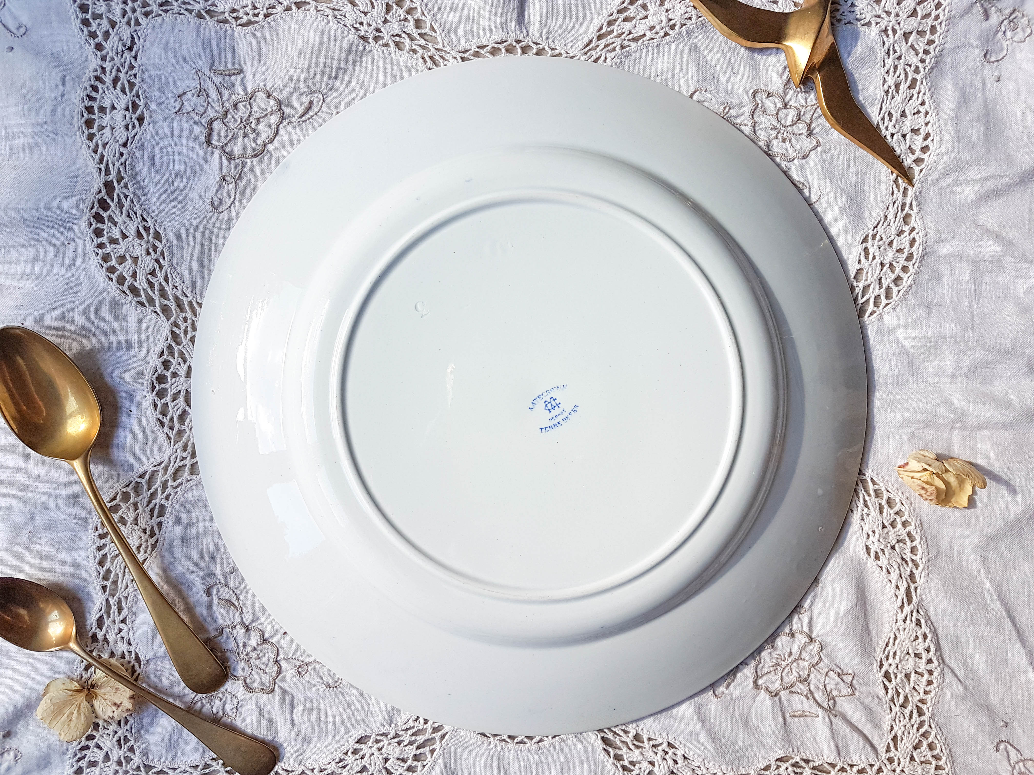 Katecrown Iron Earth Round Dish