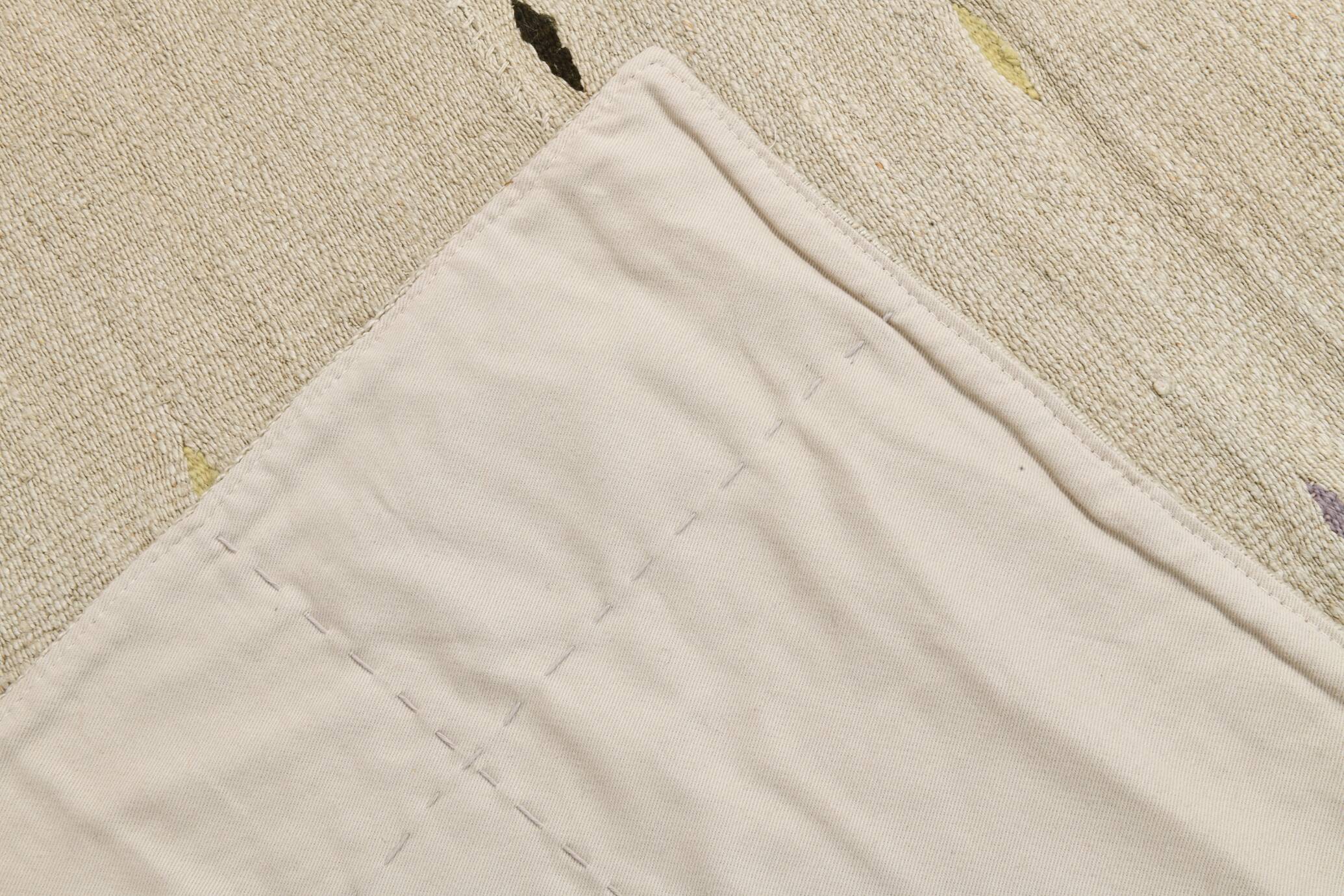 Tapis Kilim Minimaliste Beige Naturel à Motifs Ethniques, 164x225 Cm