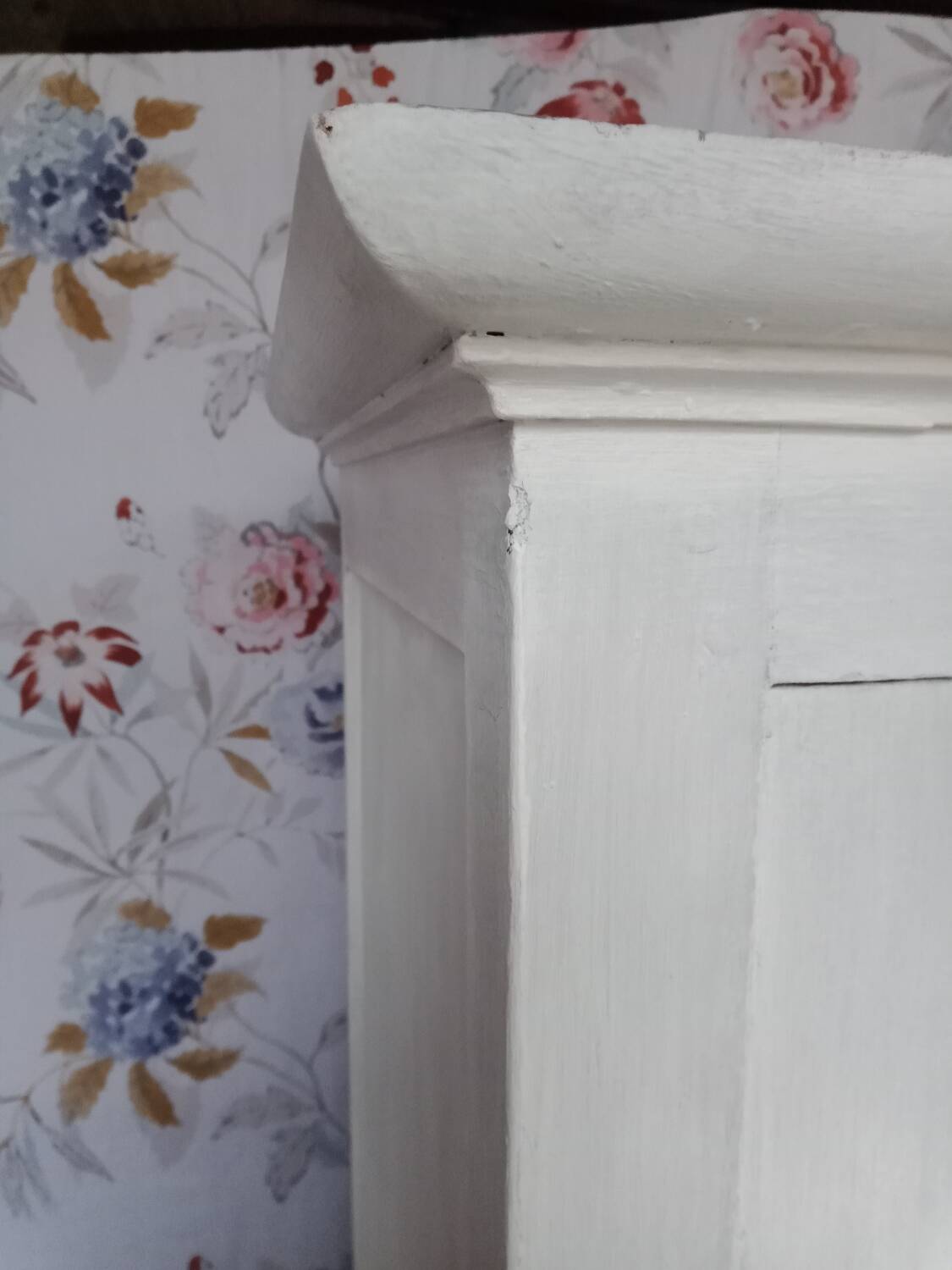 Parisian wardrobe with one door