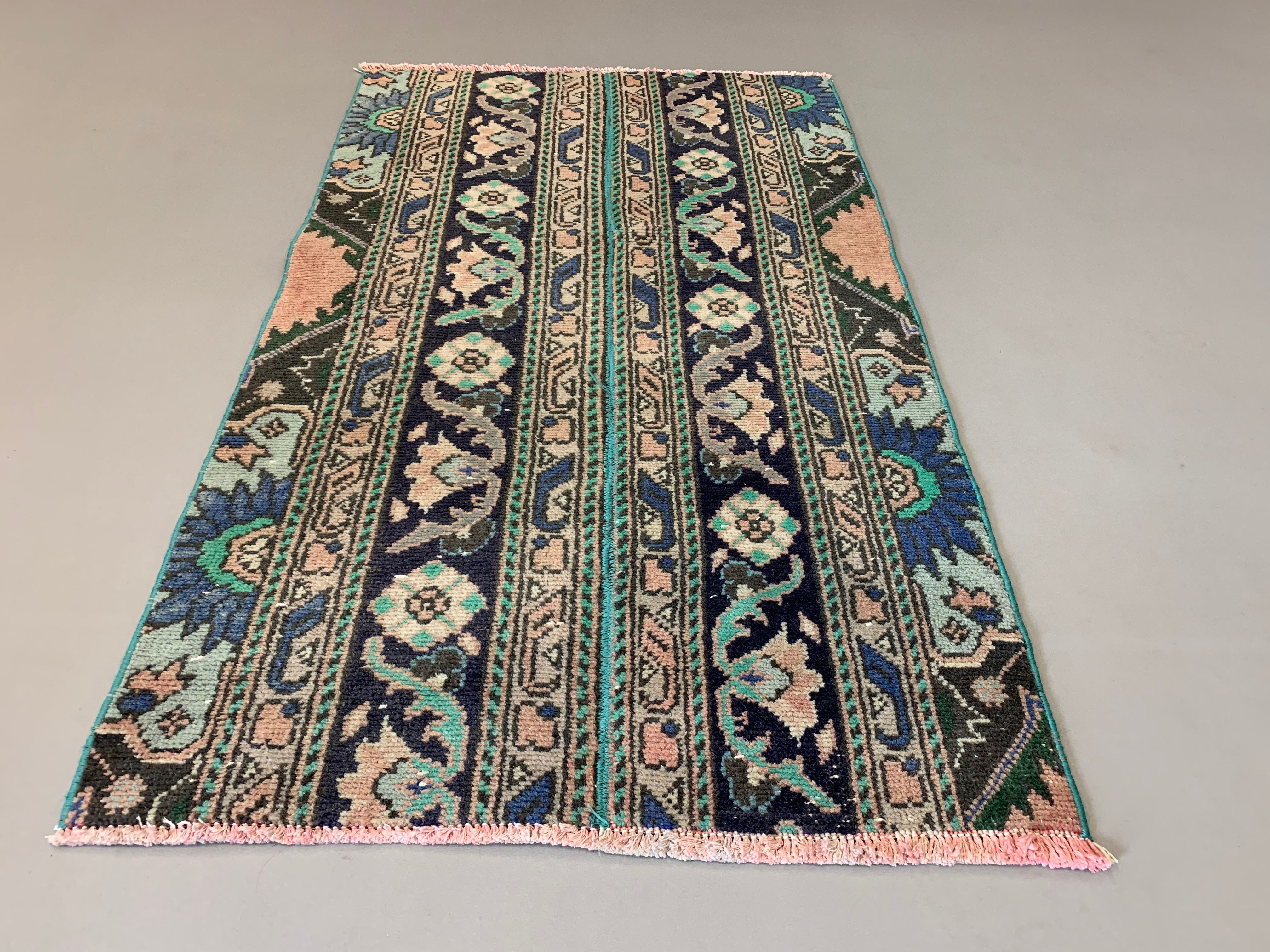 Distressed Turkish Rug 115x68 cm Vintage Shabby, Tribal Red, Green, Brown Small