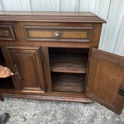 Country-style sideboard in solid oak – 18th century