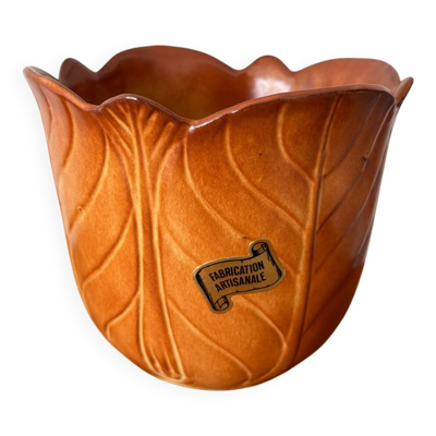 Cache-pot artisanal vintage en céramique formant une fleur