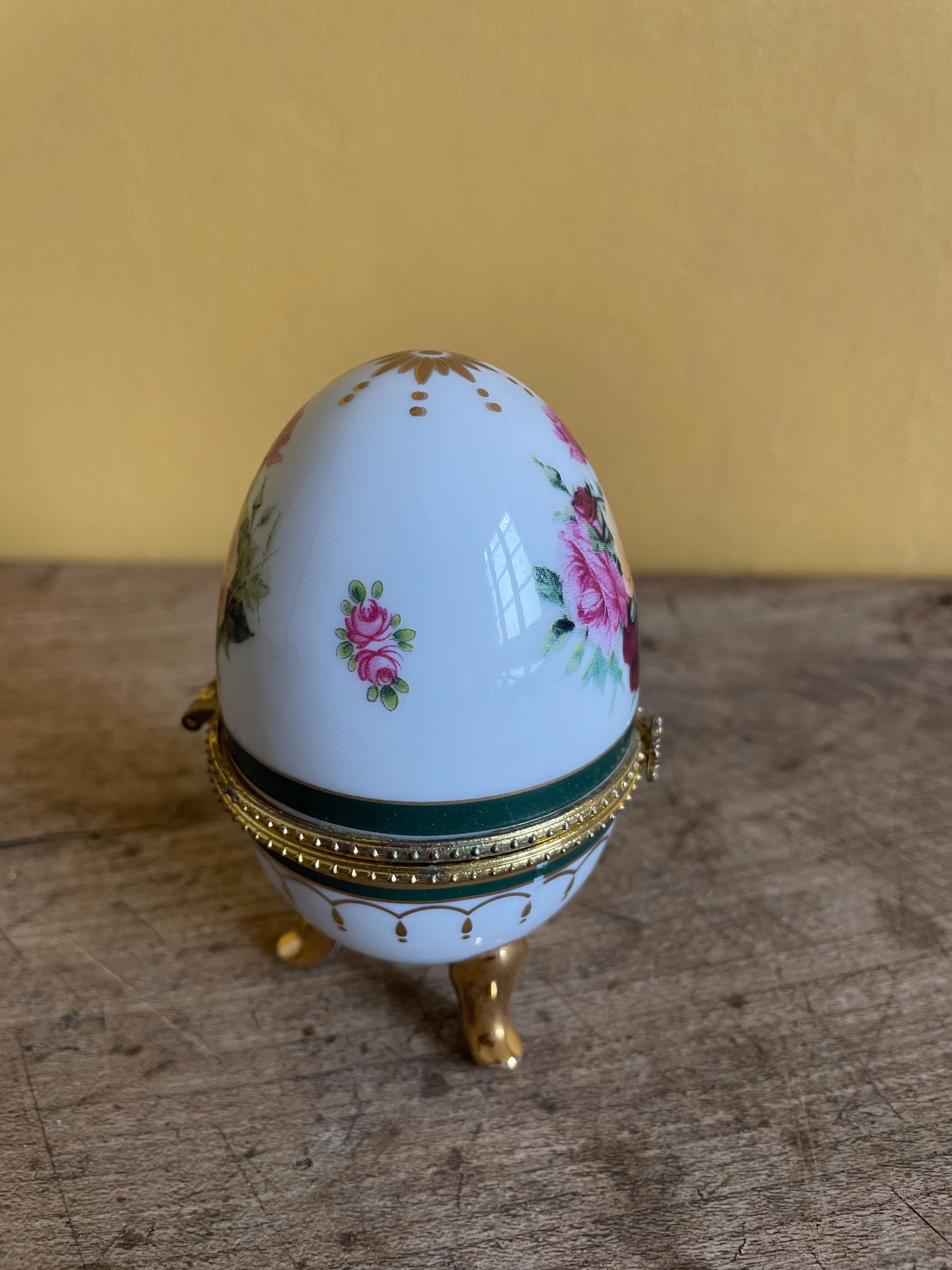 Porcelain egg
