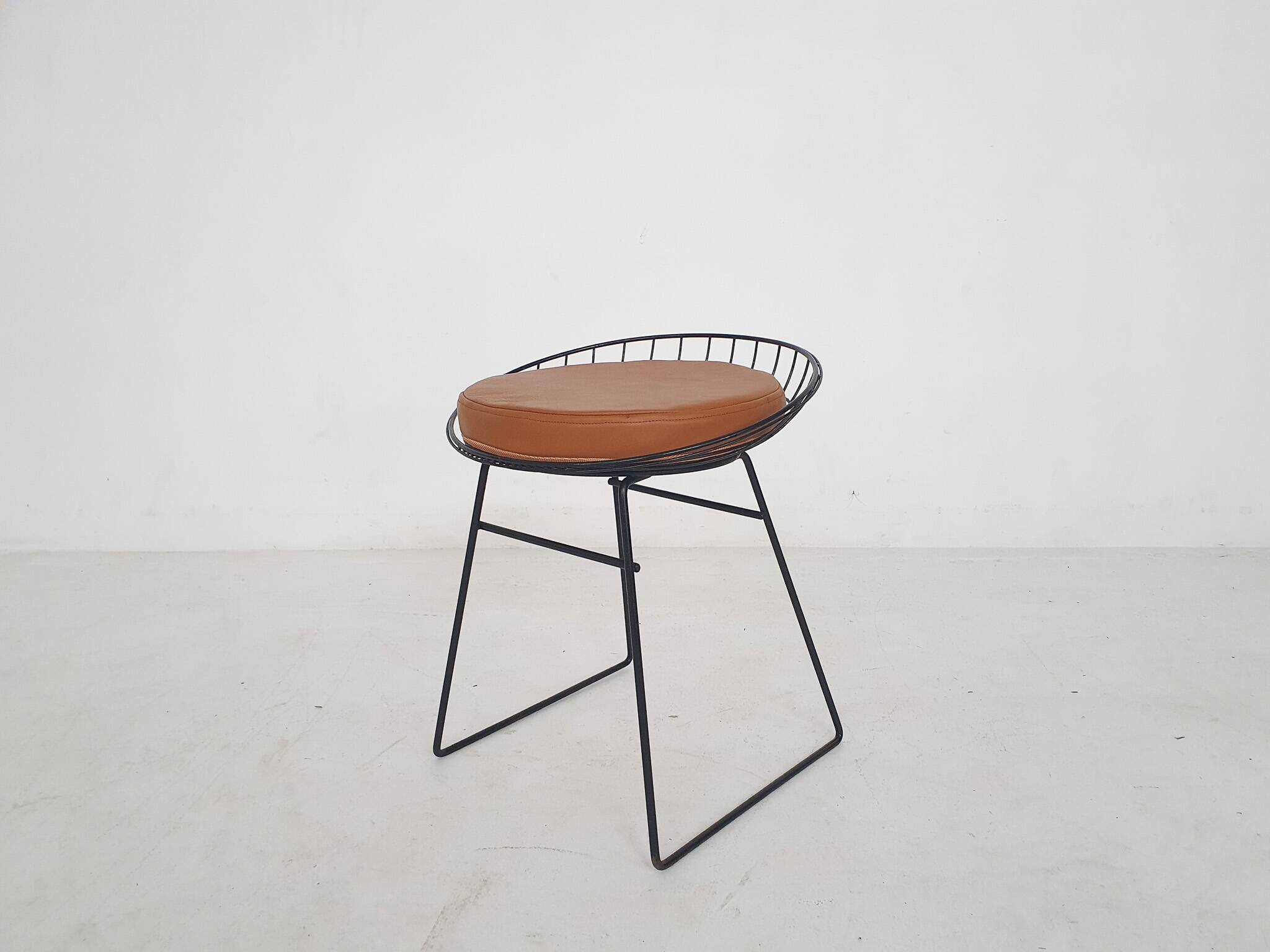 Cees Braakman for Pastoe KM05 metal wire stool, The Netherlands 1958