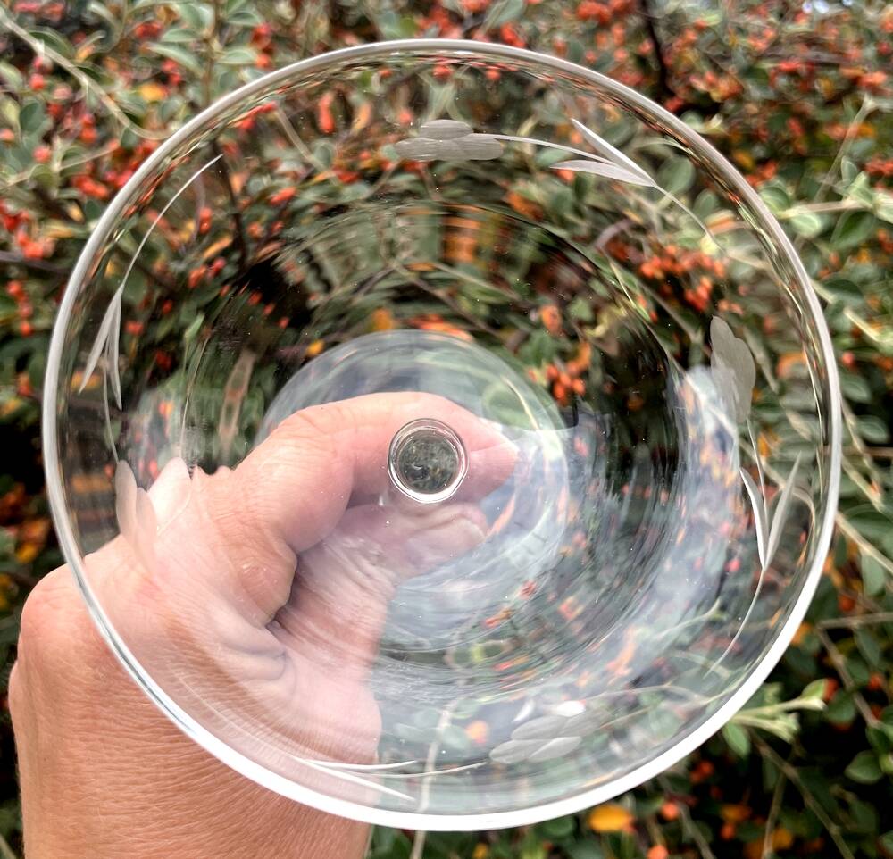 Set of 5 champagne cups in engraved crystal from the 1950s elegant