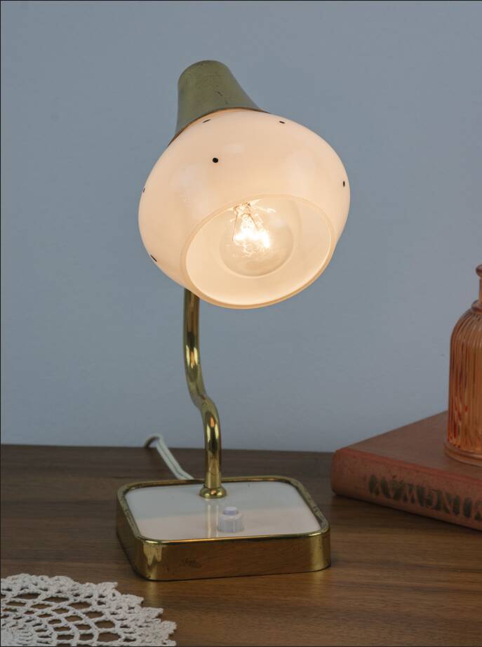 Set of 2 Vintage Mid-Century Table Lamps With Brass Stems And White Shades