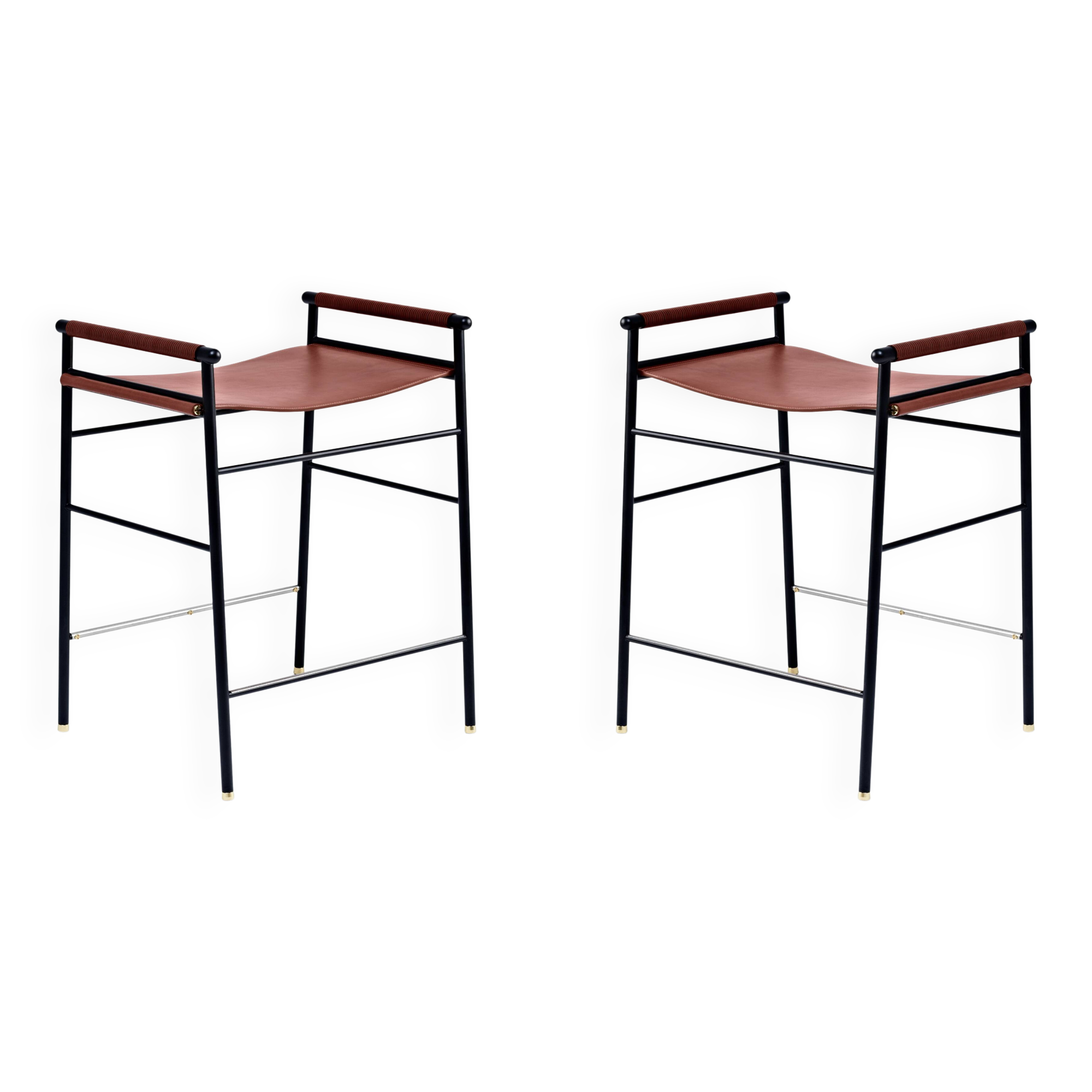Paire de tabourets de bar sans dossier, couleur cognac et métal noir