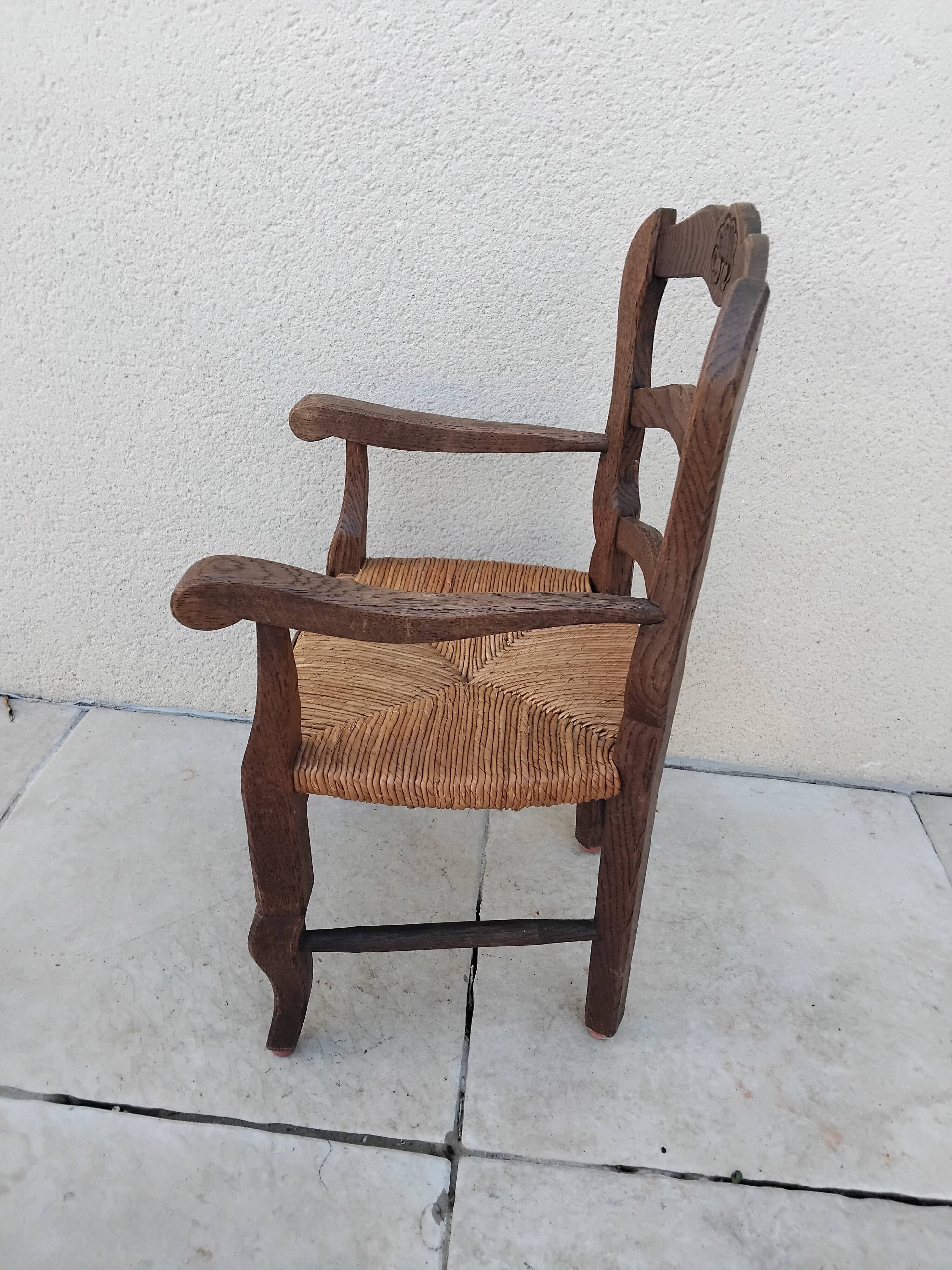 Chaise enfant vintage provençale en chêne