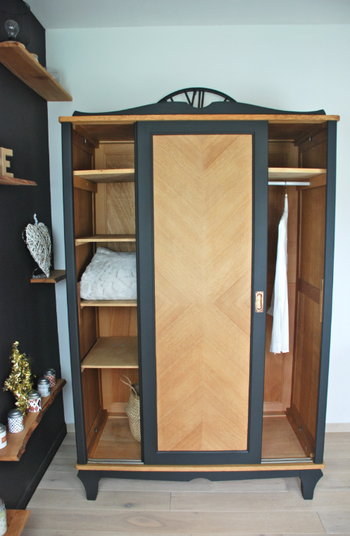 Cabinet with sliding doors 60s