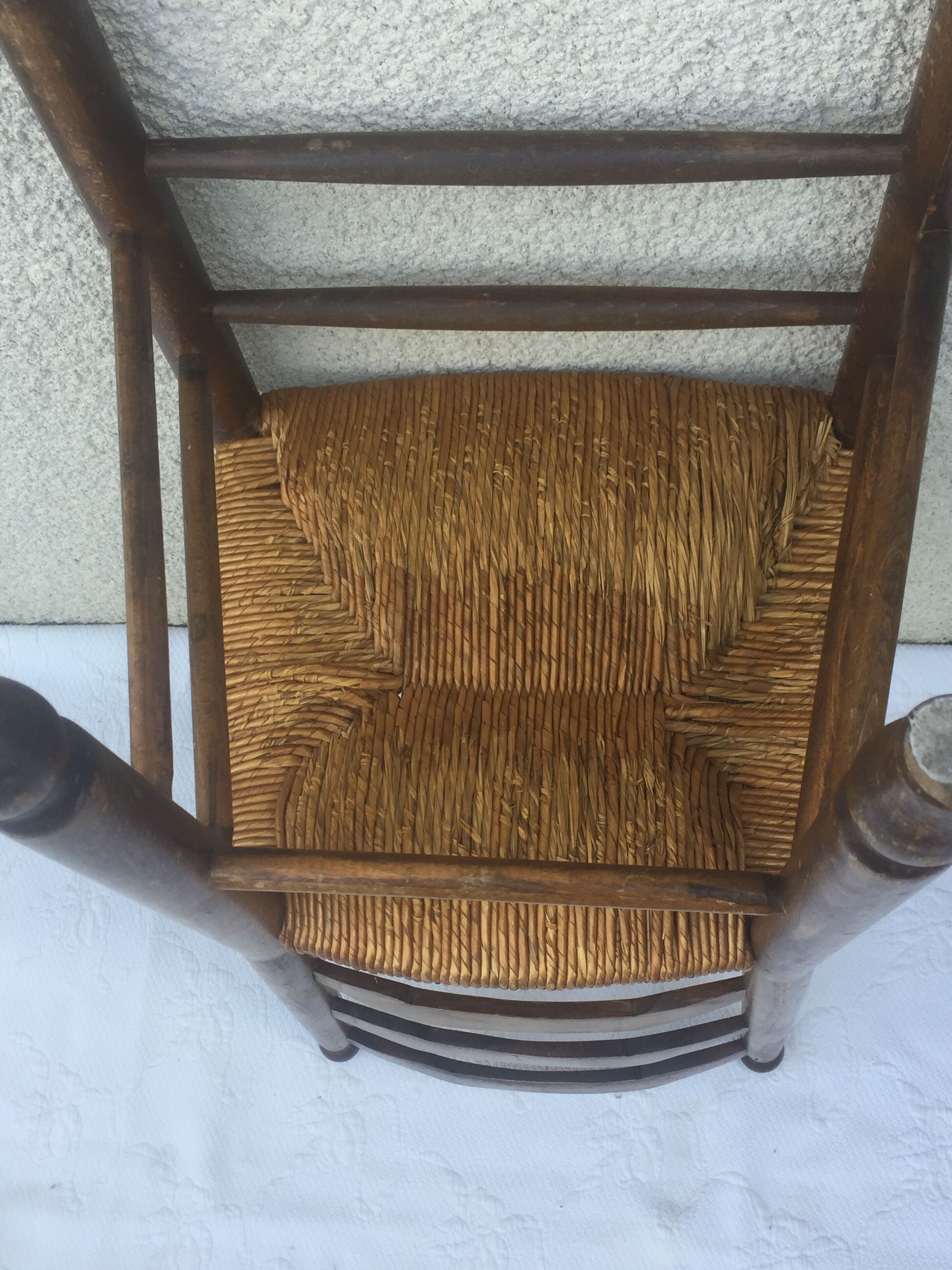 4 chairs mulched Provencal style