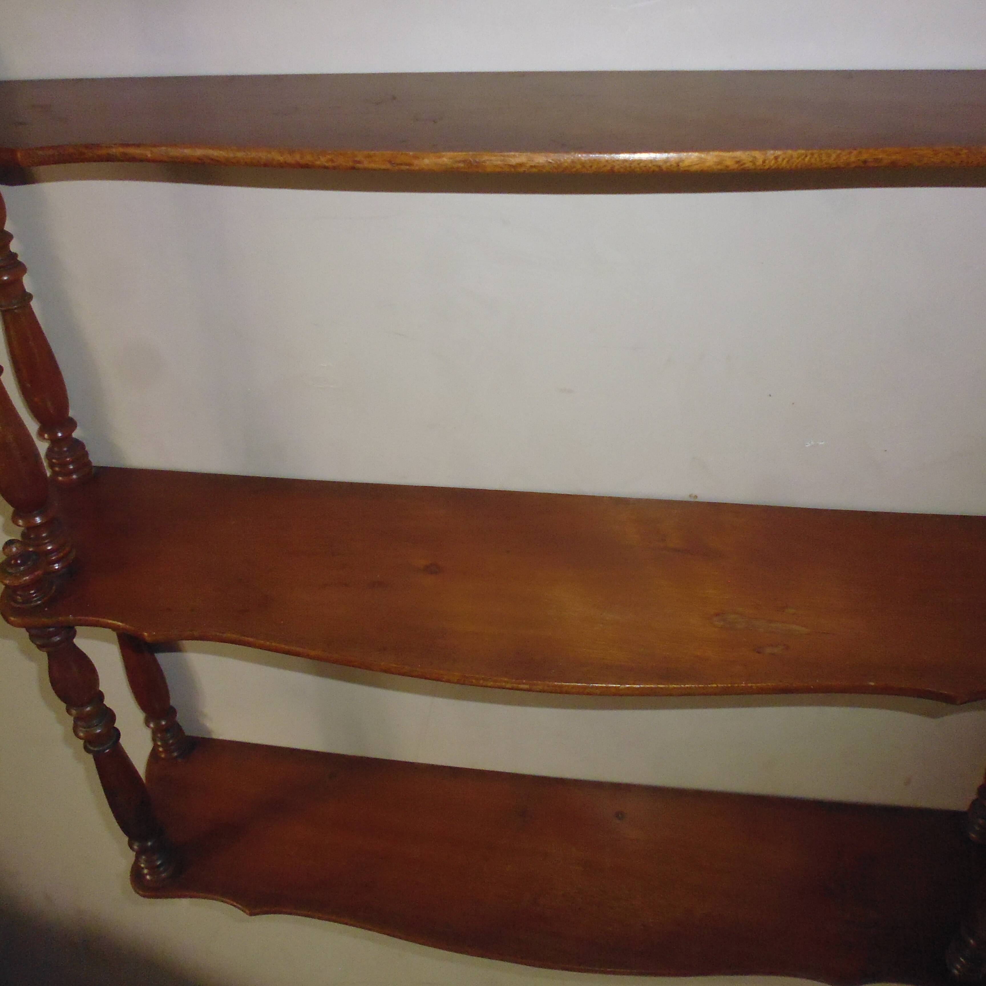 Etagère en bois