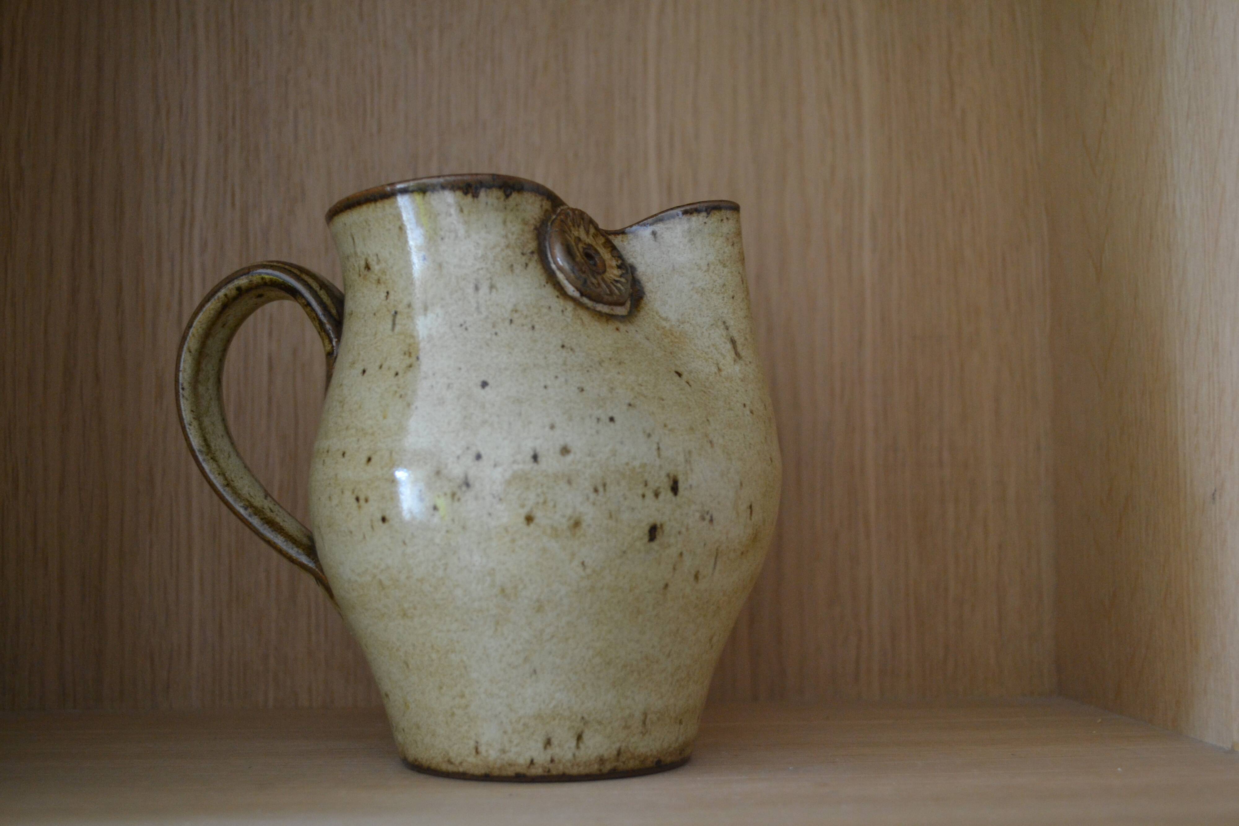 Pitcher owl in sandstone perfect condition