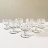 Verres apéritifs anciens en cristal gravé