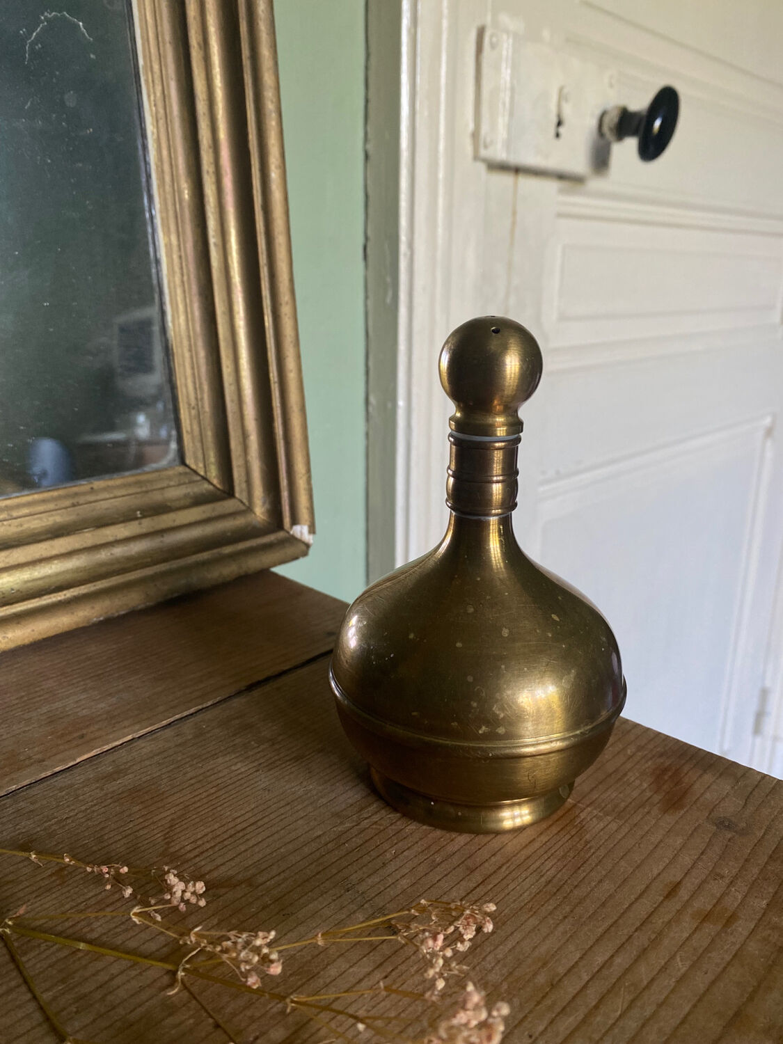 Salière en laiton marque Le Parfait