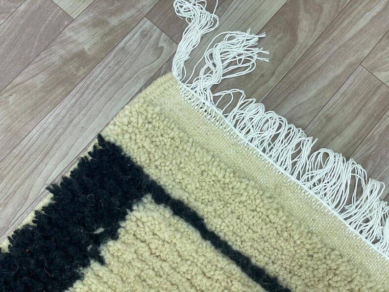 Tapis berbère fait main traditionnelle taille 140 x 260 cm