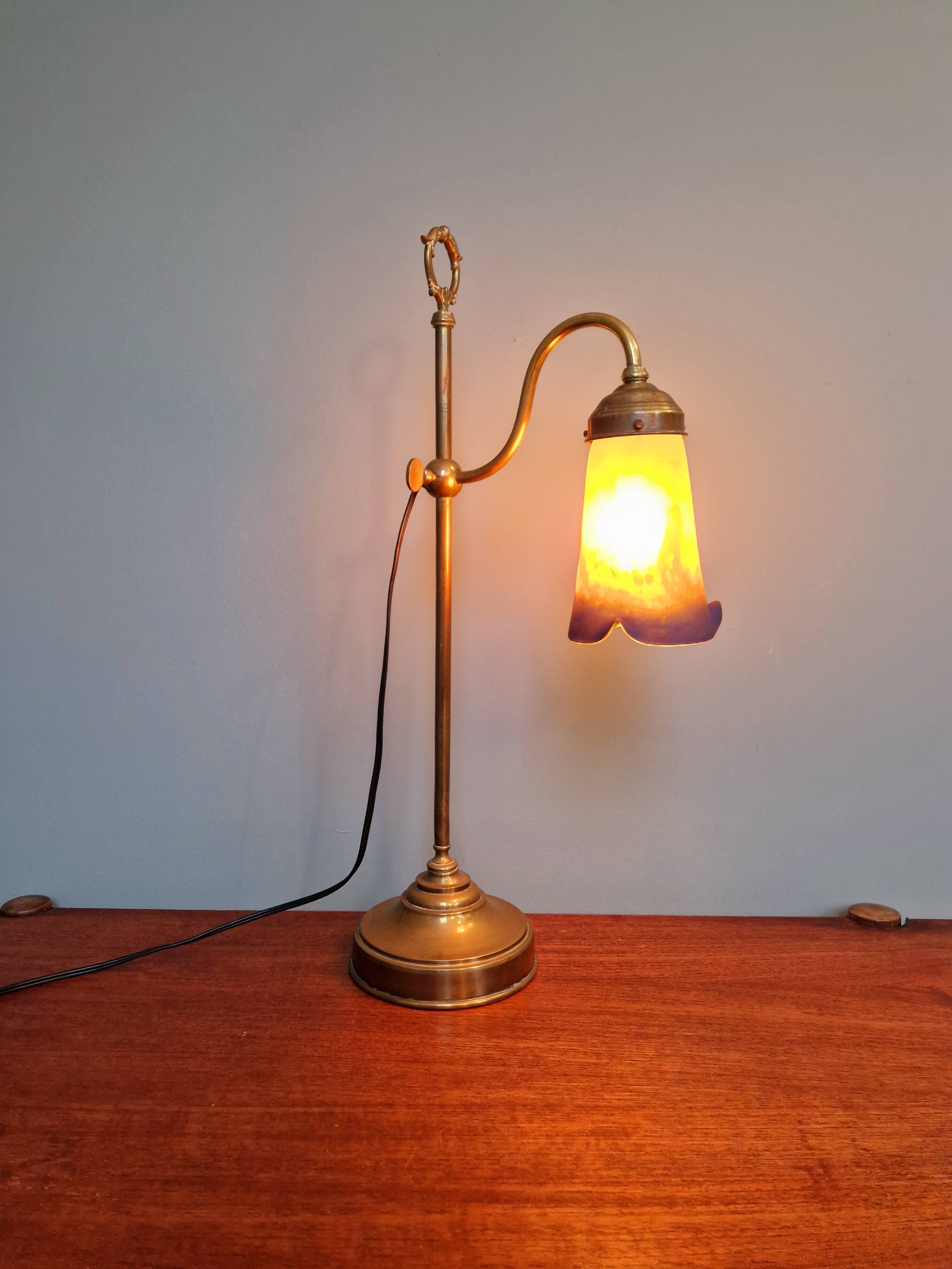 Art Deco brass and glass desk lamp signed "Frères Muller", 1920s
