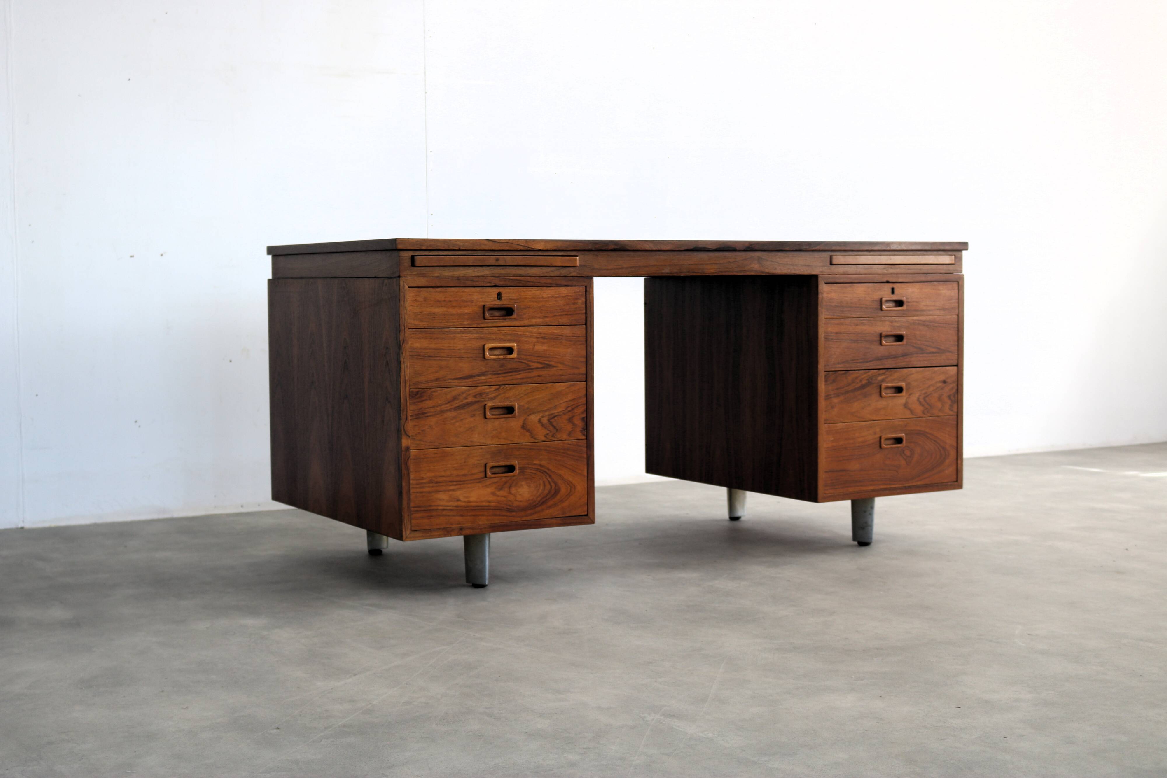vintage desk | rosewood | Nipu | 1960s