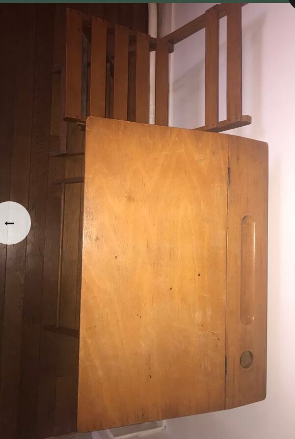 Foldable children's desk