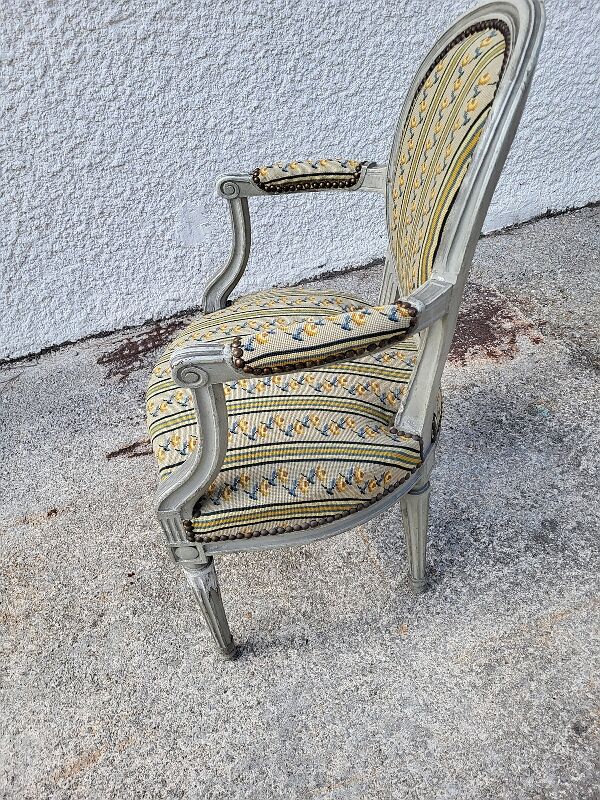 Louis XVI medallion armchair grey n°16