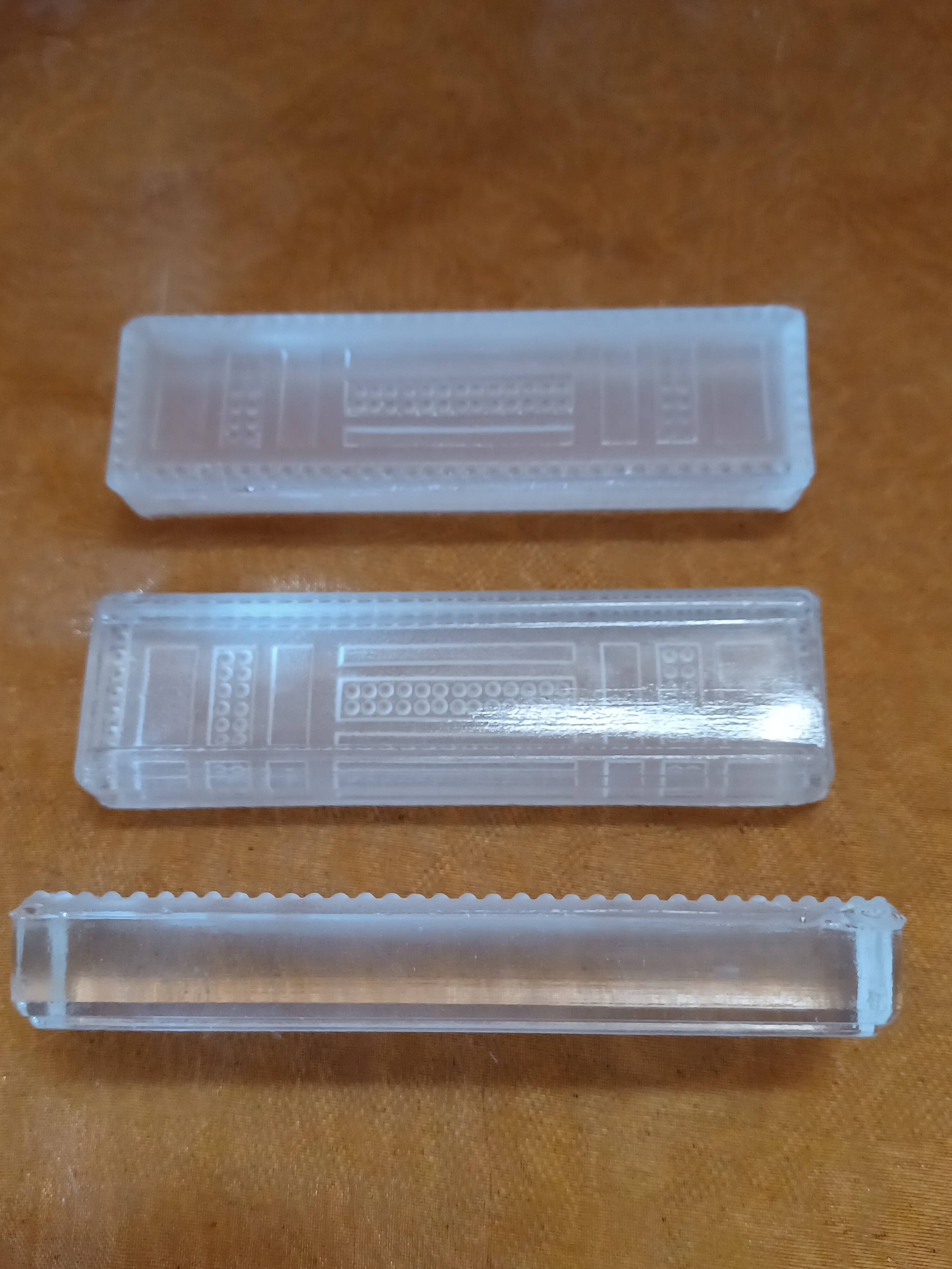 12 glass knife holders