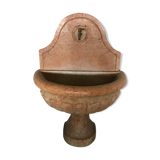 Important Verona marble fountain, vasque decorated with godrons