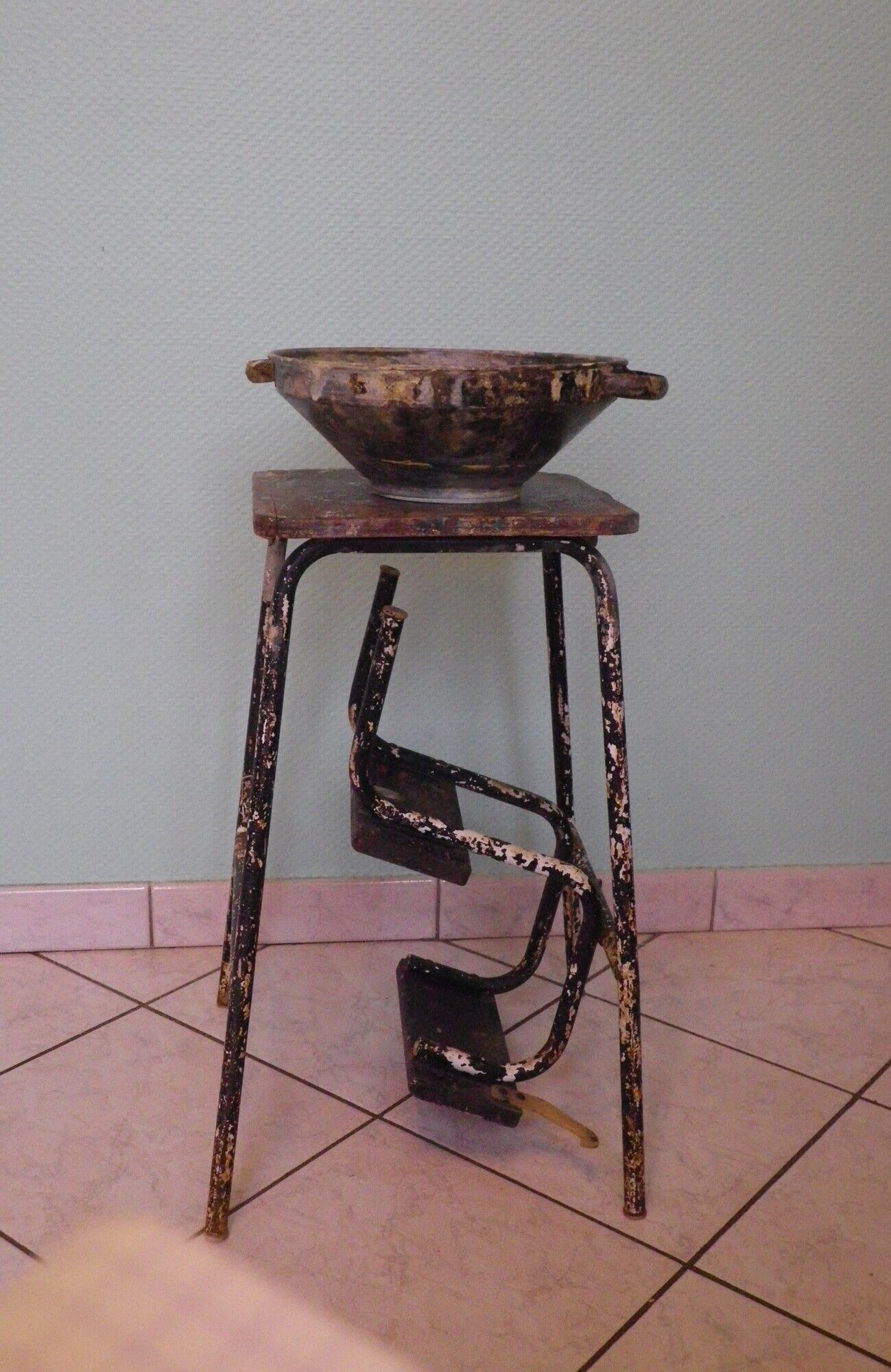 Workshop stepladder, retractable steps, antique, metal and wood, patina look