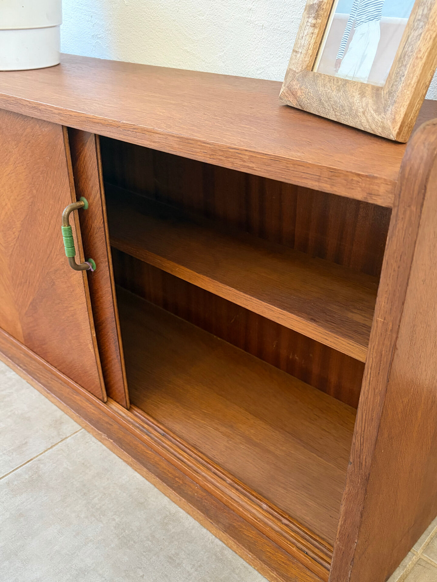 Vintage 1960s TV unit/storage.