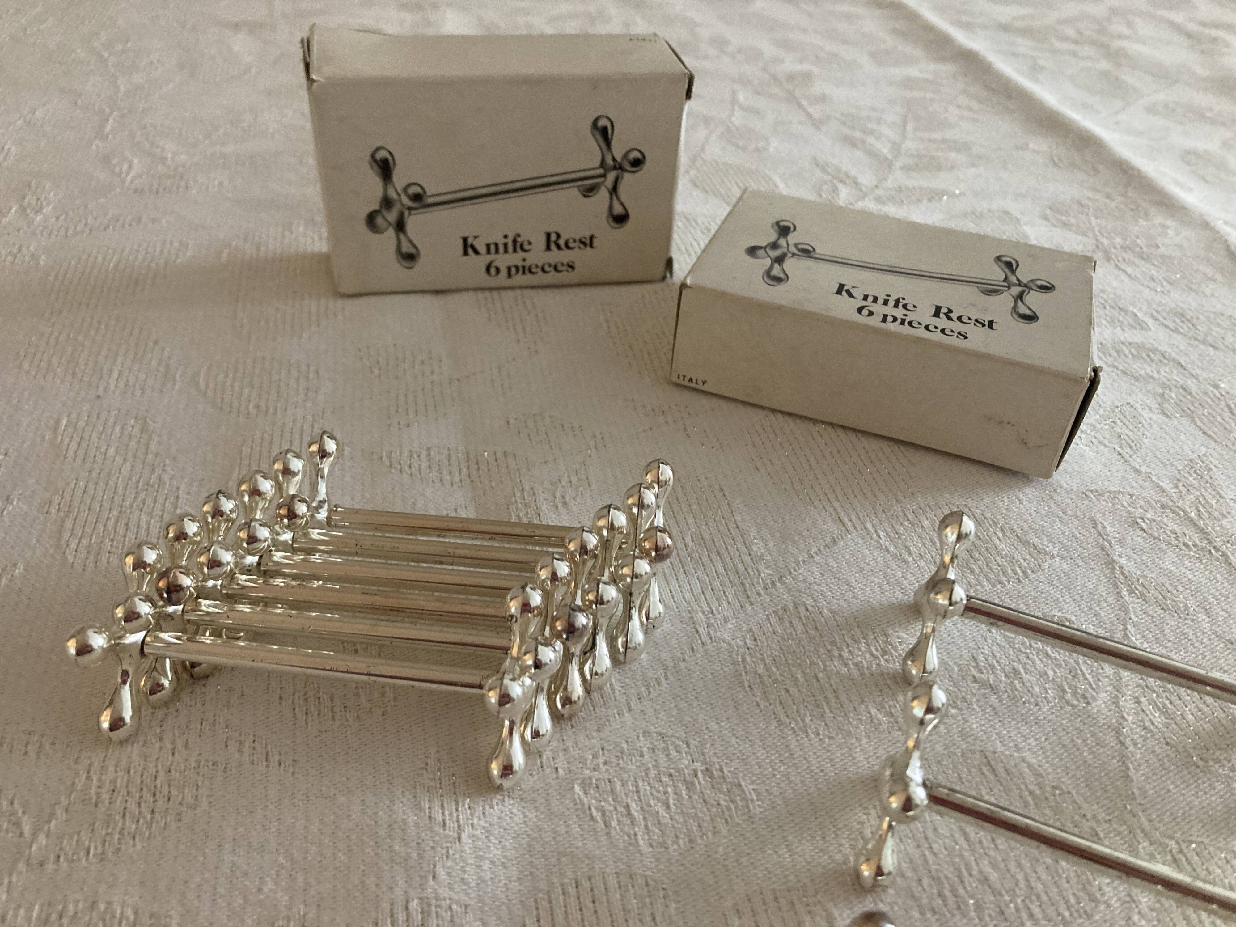 12 knife holders with metal bead decoration