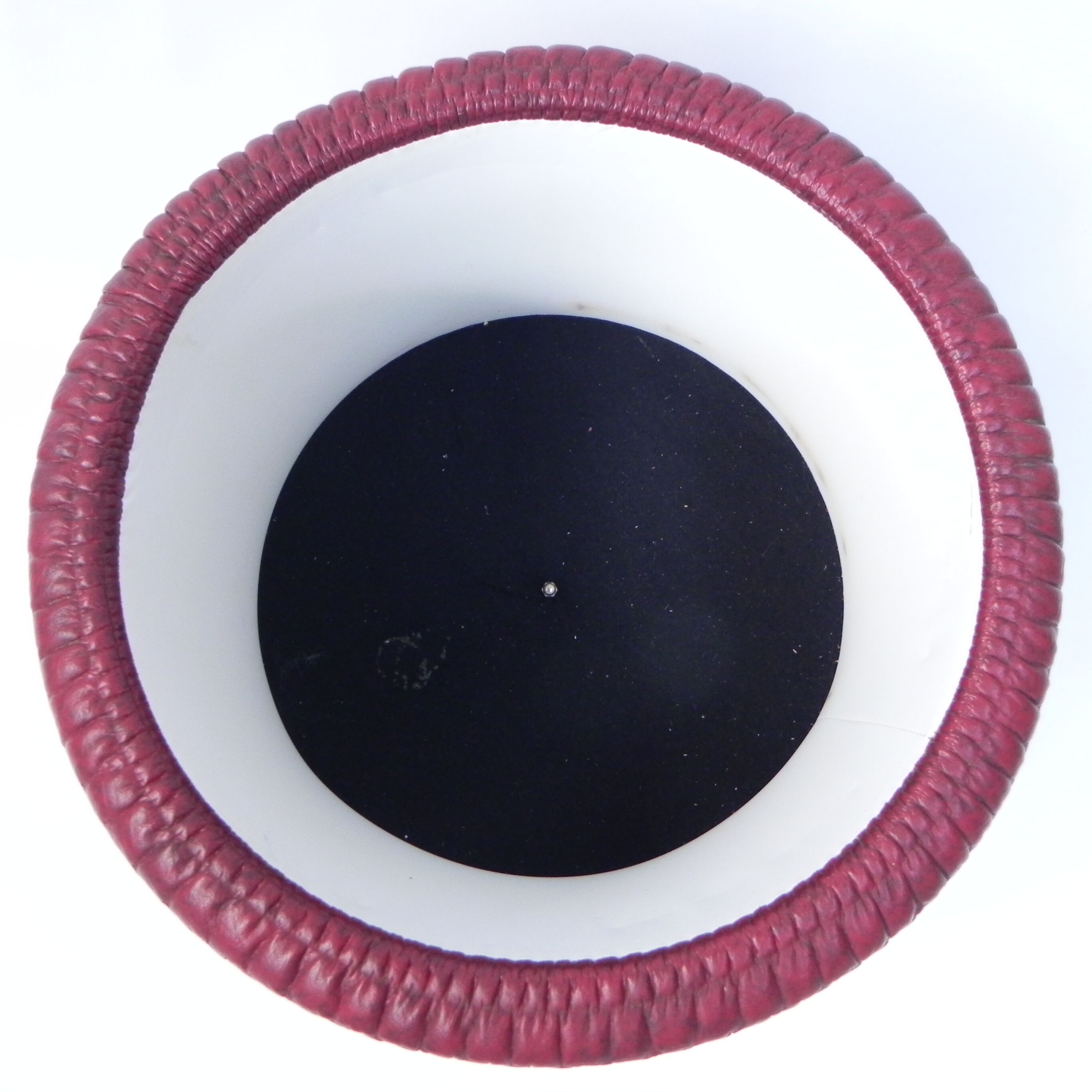 Vintage pouf on 3 legs