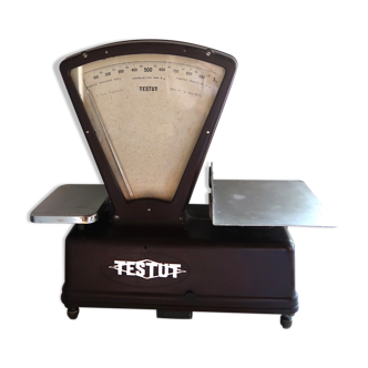 Vintage Testut grocery scale